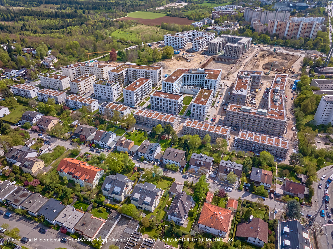 04.05.2023 - Luftbilder vom Alexisqaurtier und Pandion Verde in Neuperlach